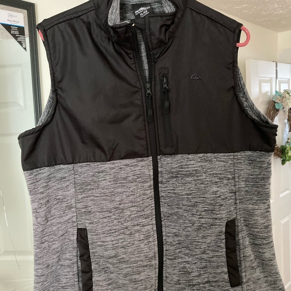 Snozu Platinum Collection Gray Vest - Picture 2 of 15